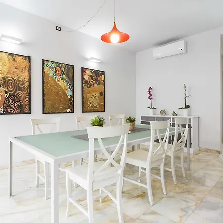 Primopiano - Rg12 Apartman *
